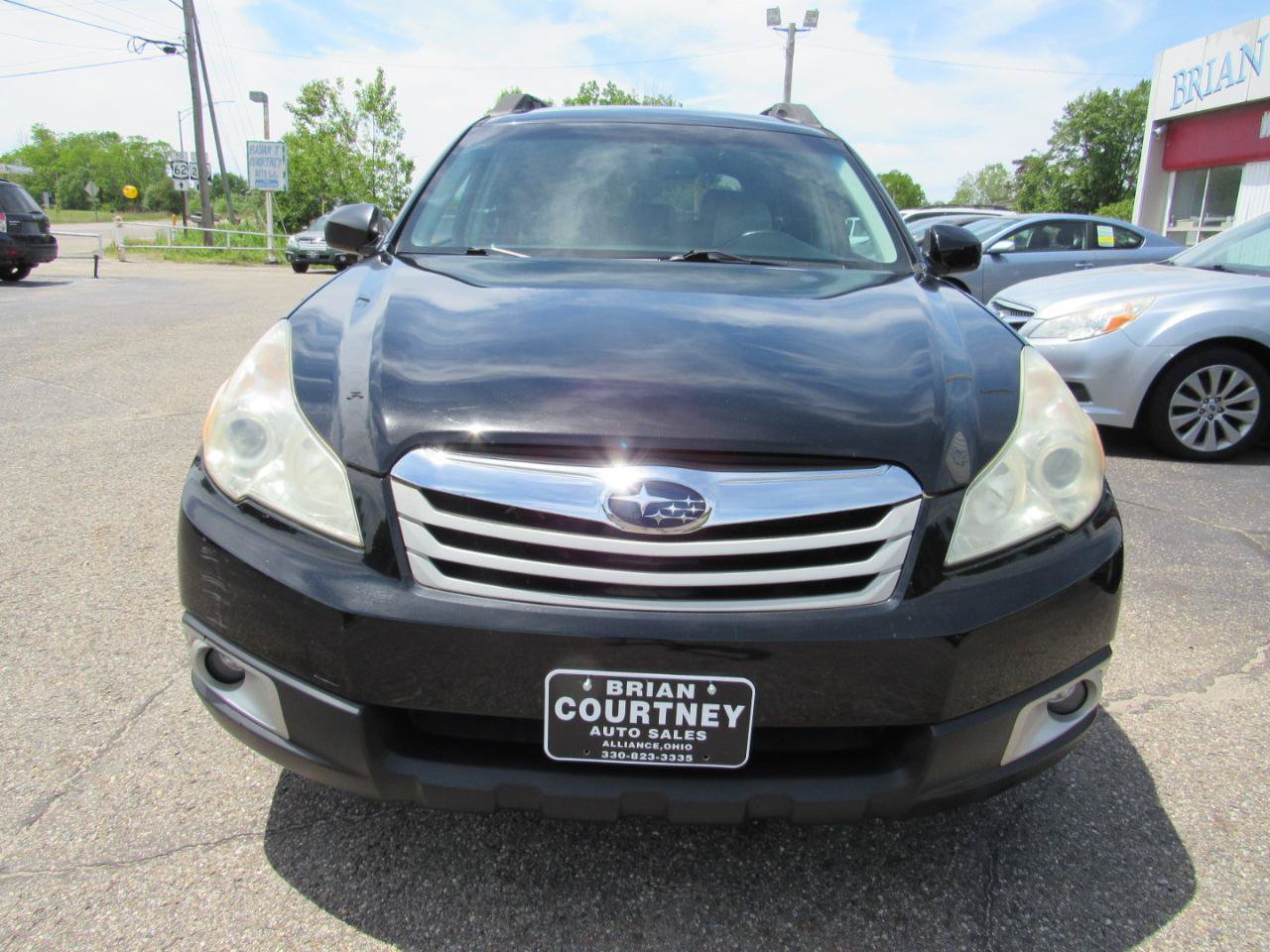 Used 2011 Subaru Outback 2.5i Premium AWD/4WD image 3