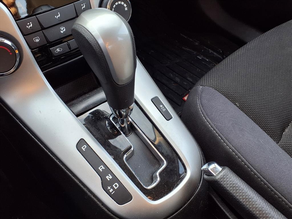 Used 2014 Chevrolet Cruze LT image 16