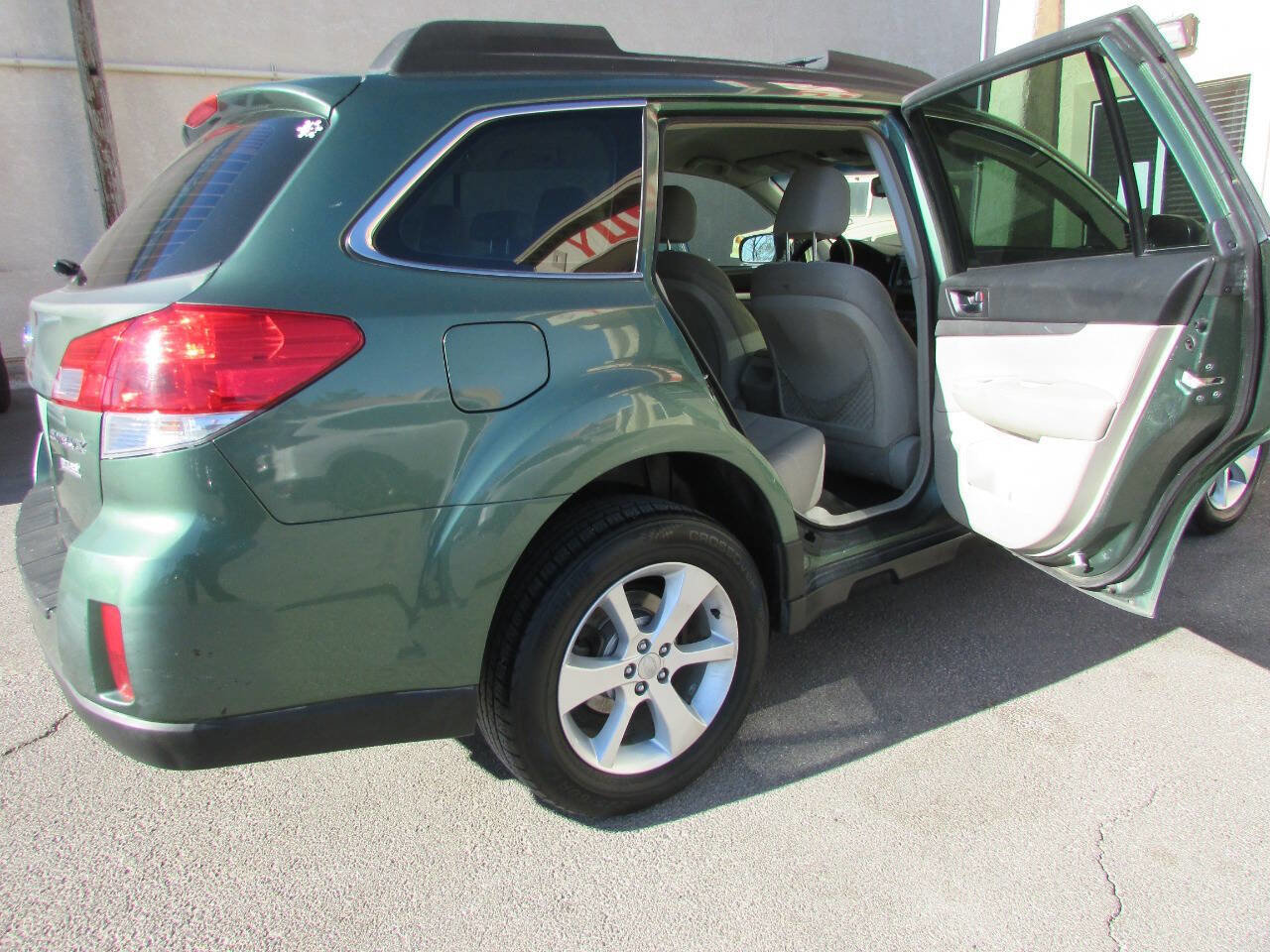 Used 2014 Subaru Outback 2.5i image 17