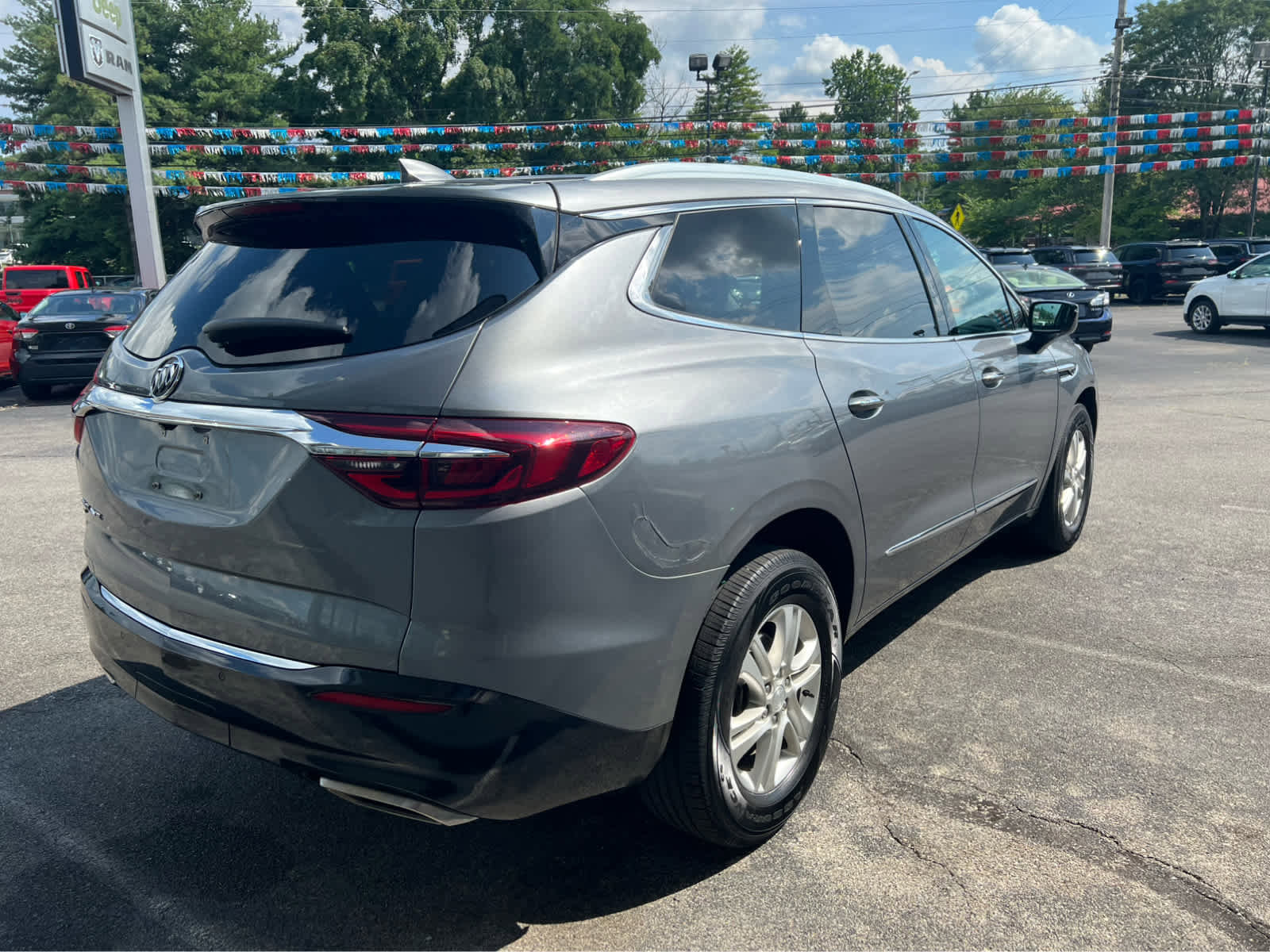 Used 2021 Buick Enclave Essence w/ Sound and Sites Package image 6