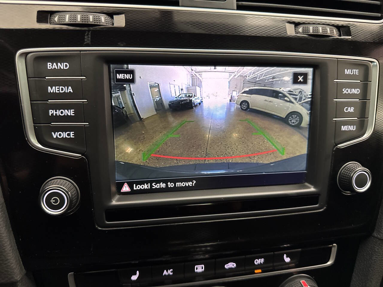 Used 2017 Volkswagen GTI Autobahn FWD image 23