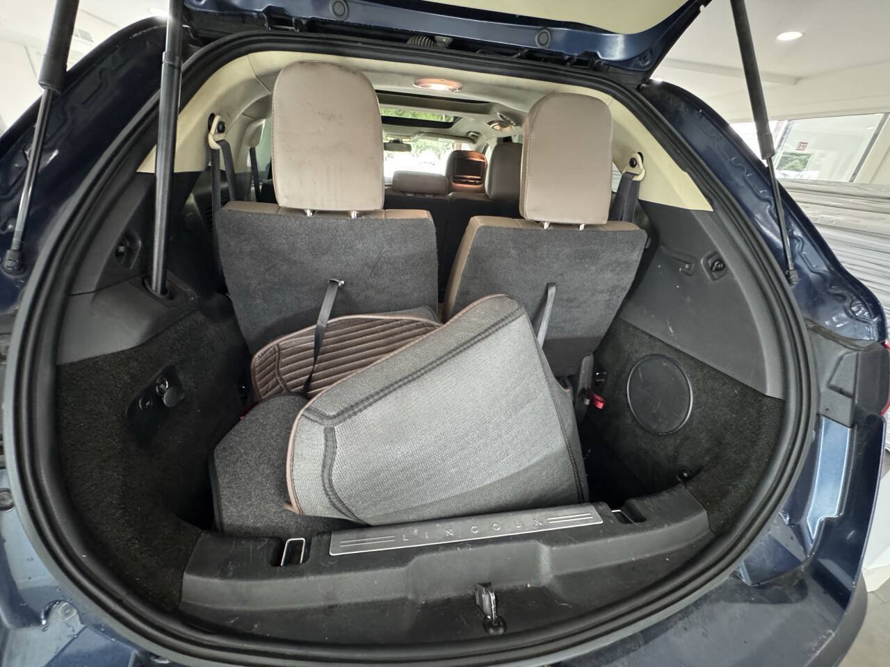 Used 2017 Lincoln MKT FWD image 23