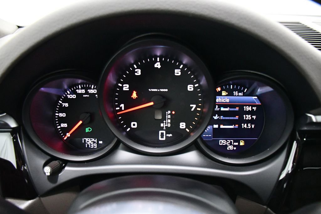 Used 2021 Porsche Macan image 12