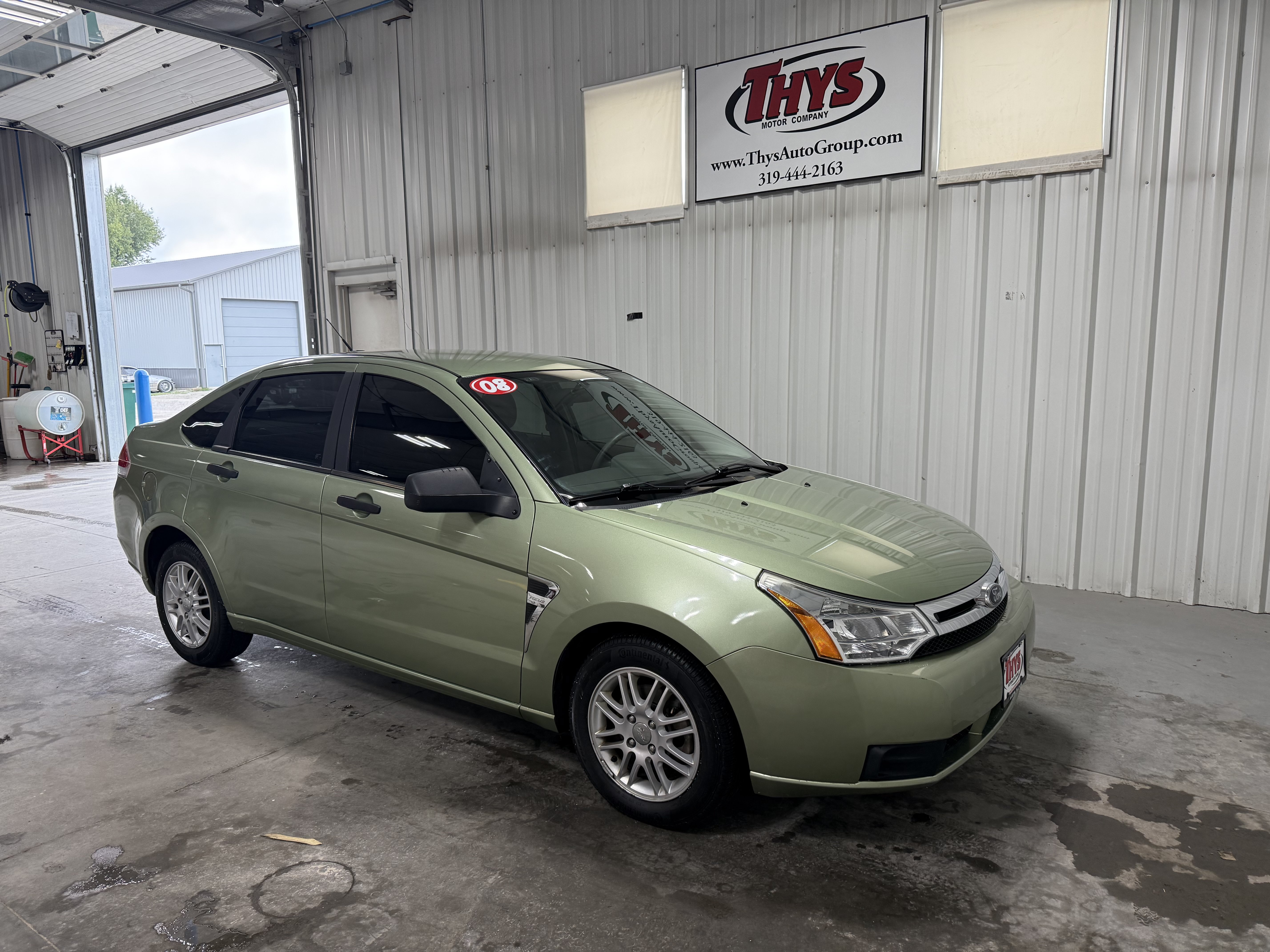 Used 2008 Ford Focus Sedan FWD image 1