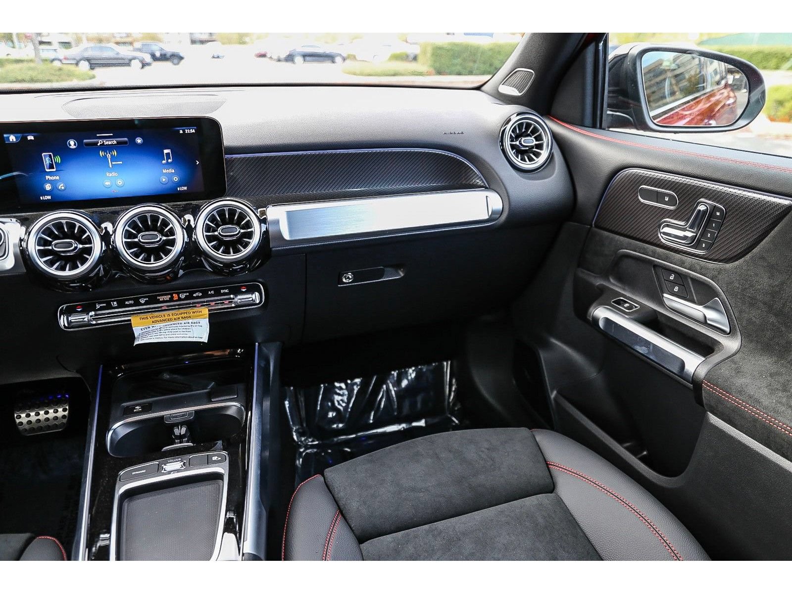 Used 2025 Mercedes-Benz GLB 35 AMG 4MATIC image 18