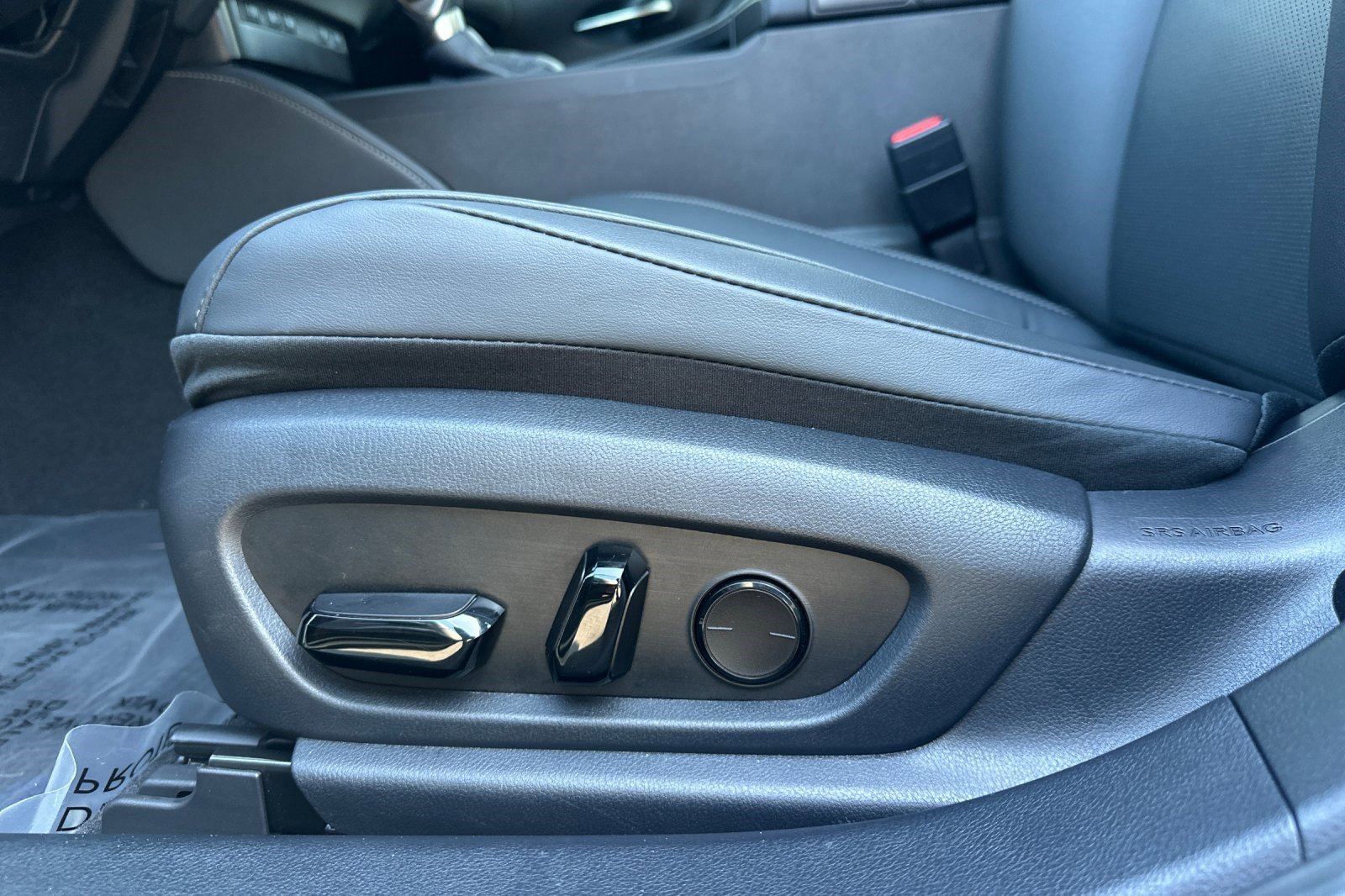 Certified 2025 Lexus ES 300h w/ Premium Package image 14