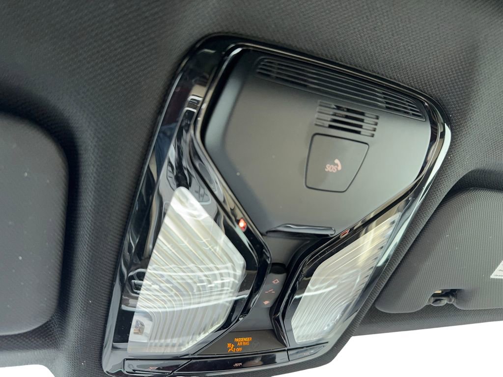 Used 2021 BMW X6 xDrive40i w/ M Sport Package image 38