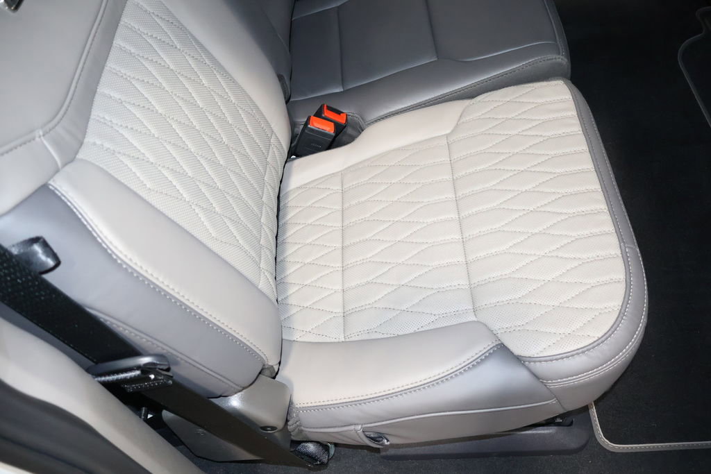 Used 2025 Ford F250 Platinum w/ Platinum Plus Package image 47