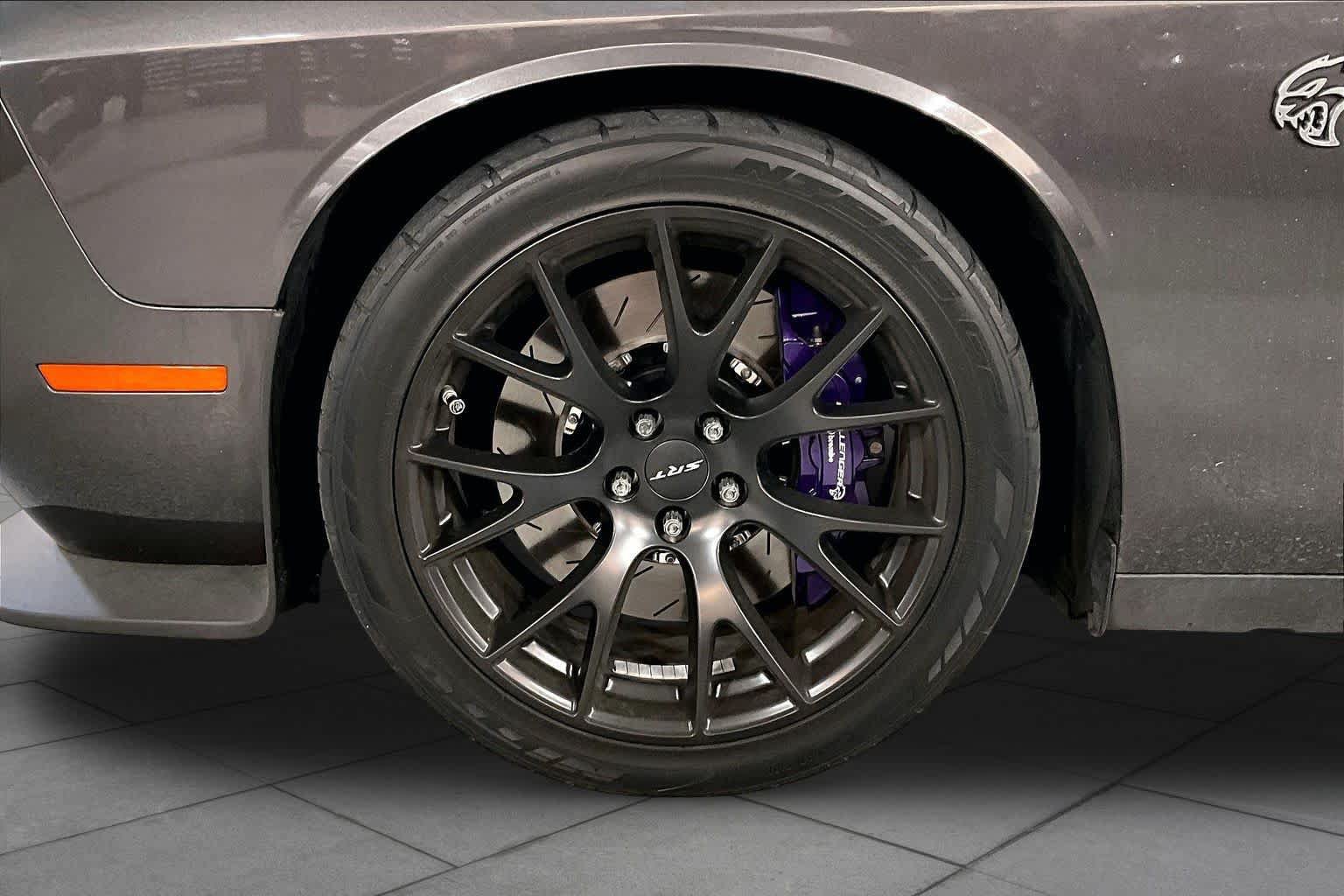 Used 2016 Dodge Challenger SRT Hellcat RWD image 11