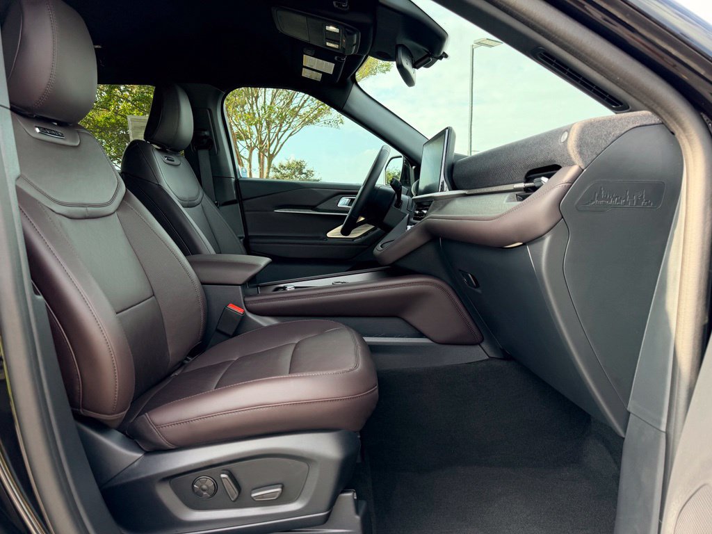 New 2027 Ford Explorer Platinum RWD image 7