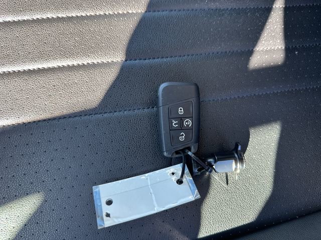 Certified 2023 Volkswagen Tiguan SE image 37