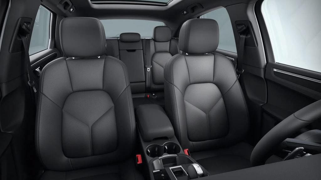 New 2026 Porsche Macan AWD/4WD image 5