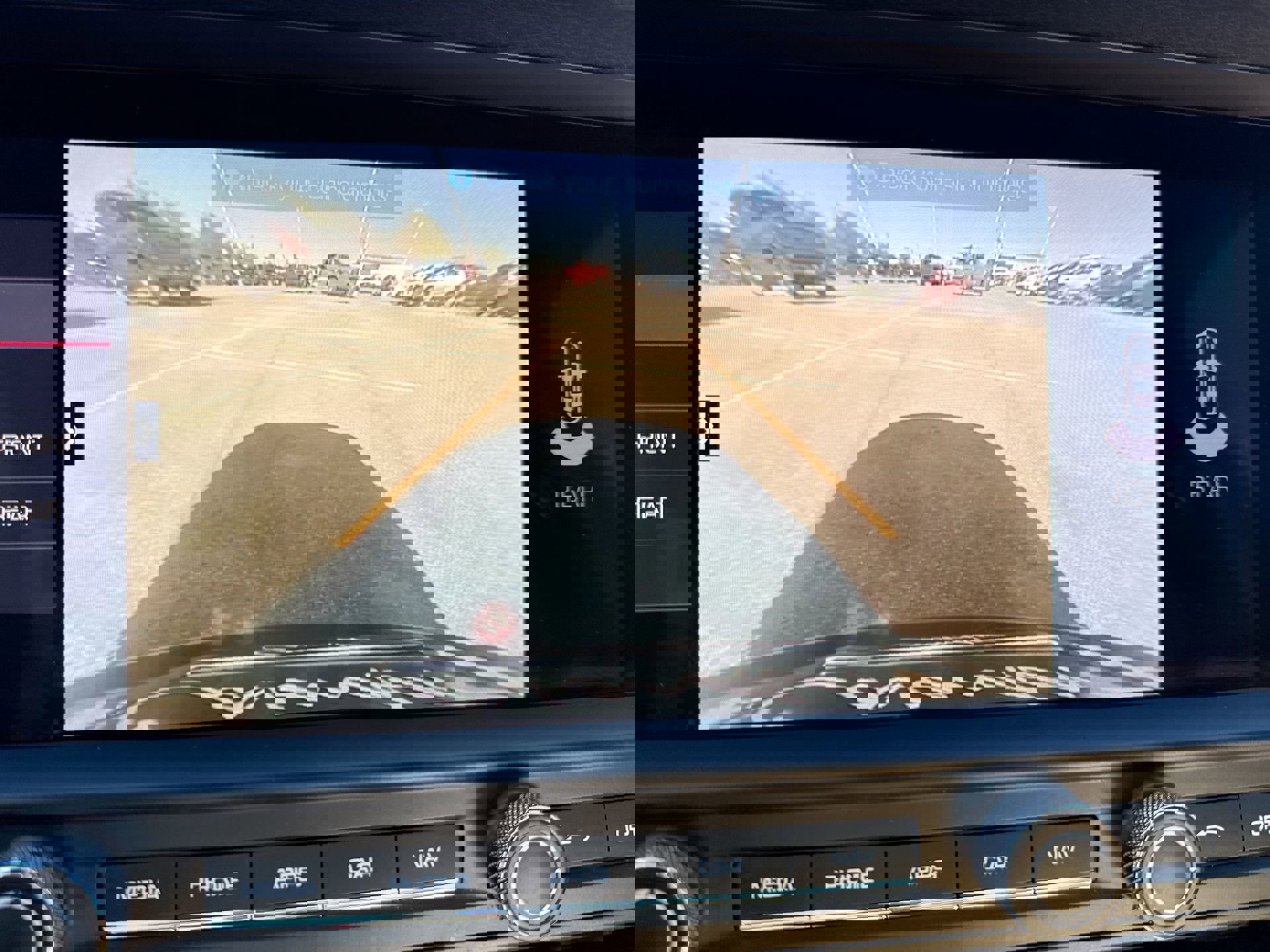 Used 2021 Porsche Macan Premium Plus image 25