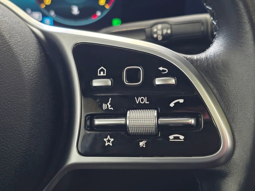 Used 2022 Mercedes-Benz GLA 250 4MATIC w/ Premium Package Lite image 39