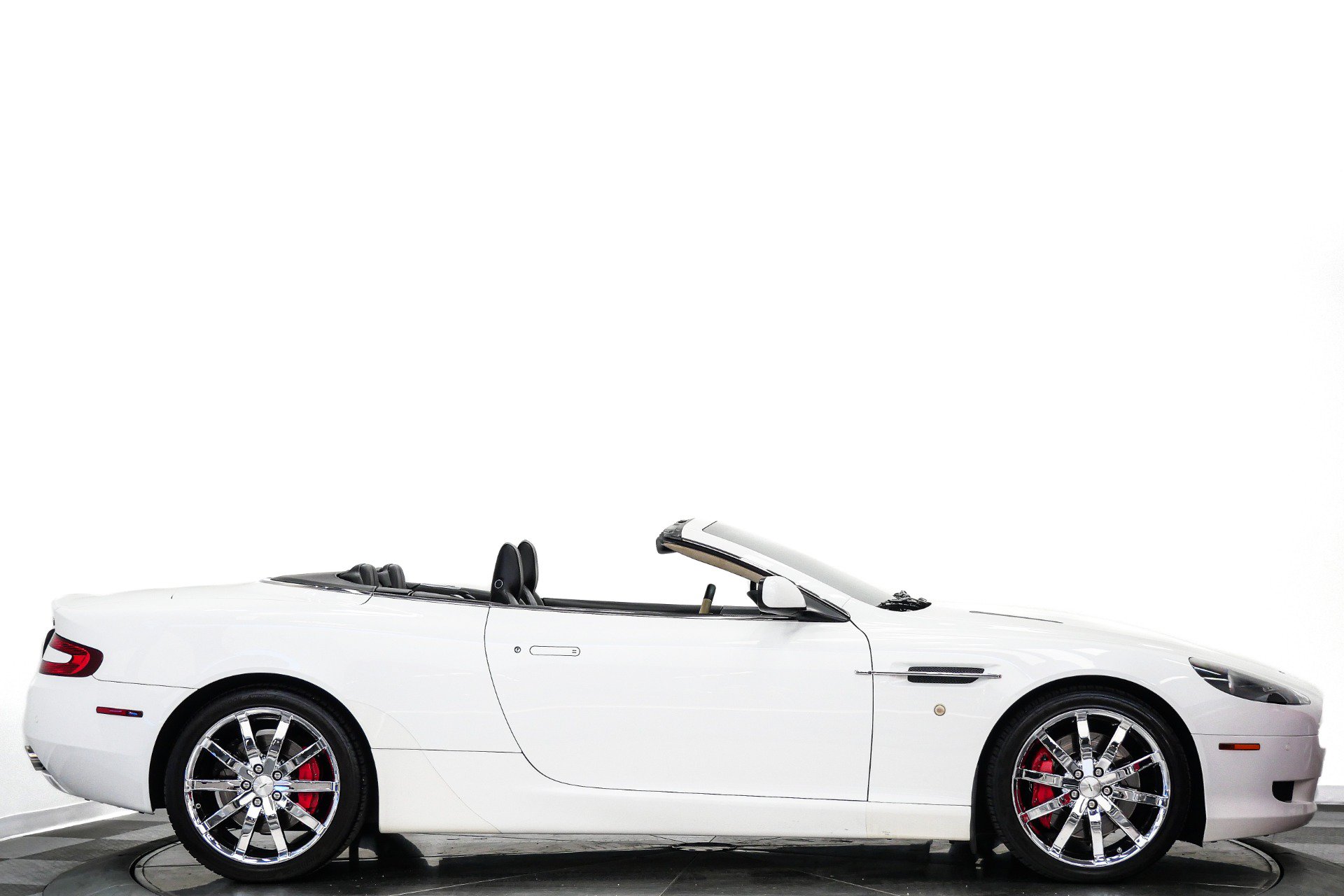 Used 2008 Aston Martin DB9 Volante RWD image 2