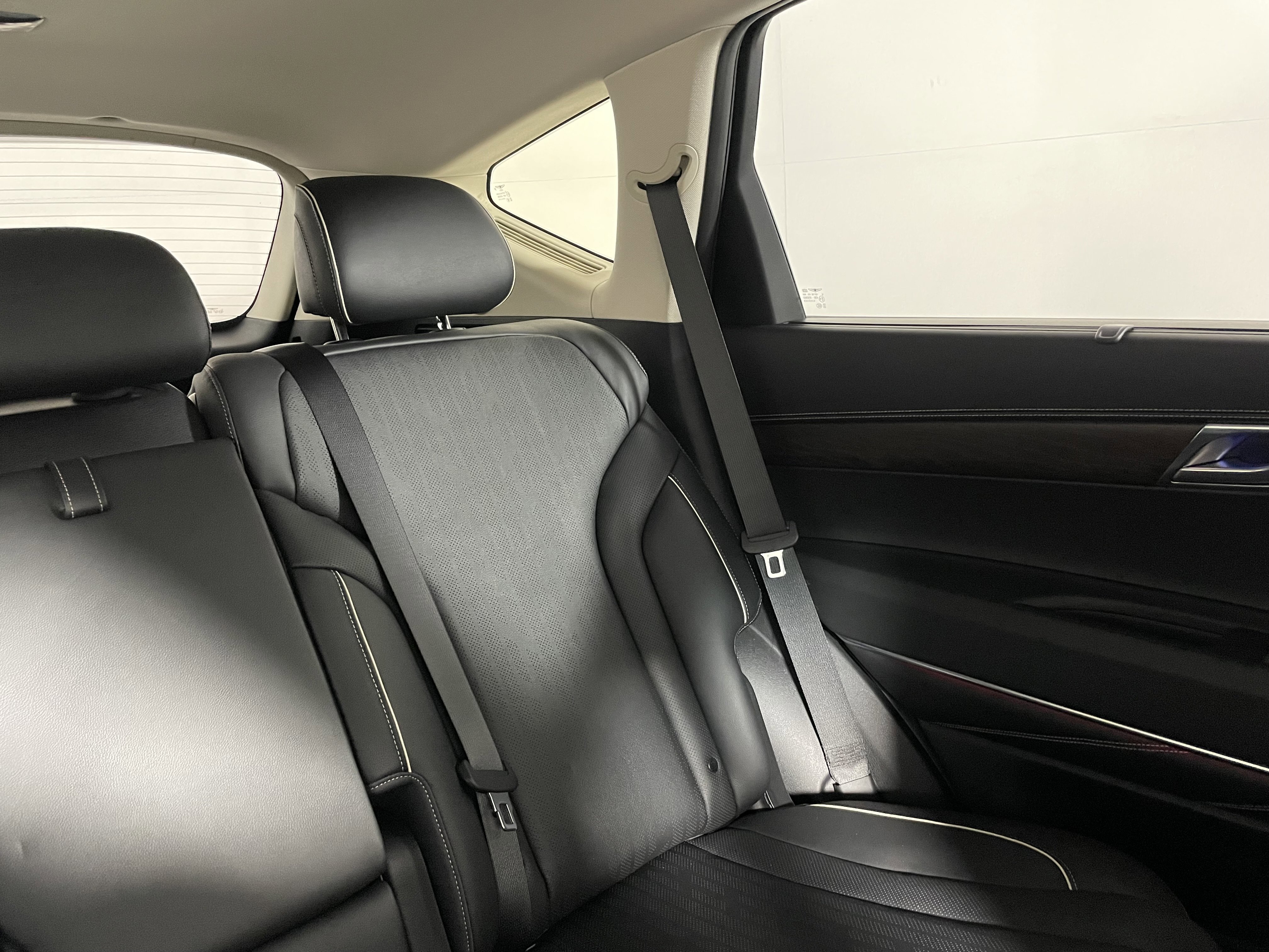 Used 2023 Genesis GV80 2.5T w/ Advanced Package image 15