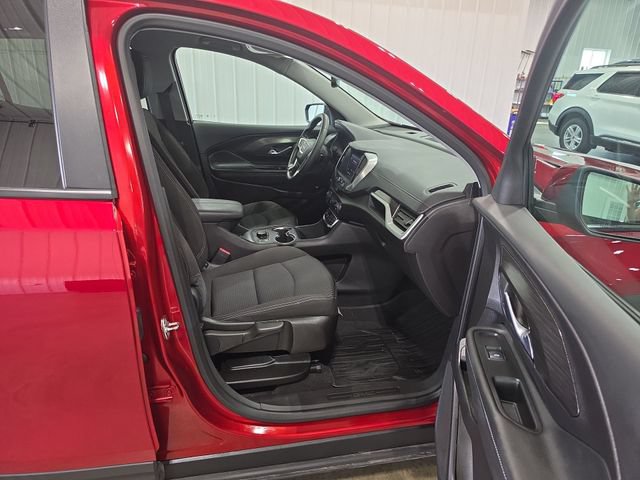Used 2024 GMC Terrain SLE w/ Driver Convenience Package AWD/4WD image 29