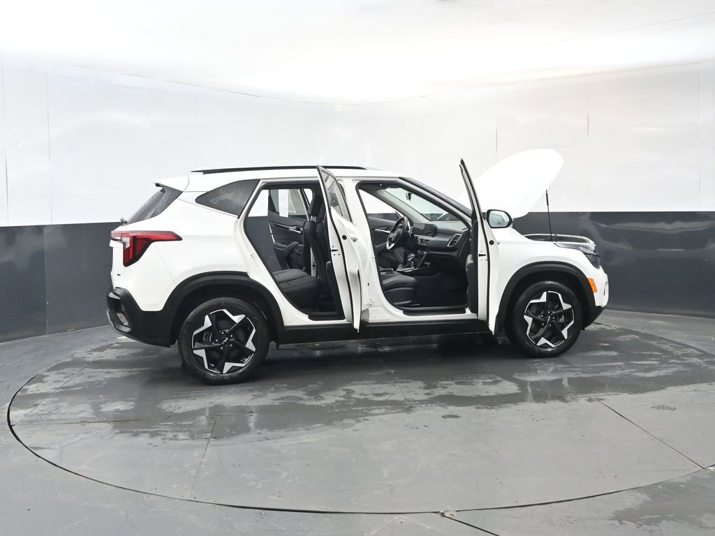 Used 2024 Kia Seltos EX image 30