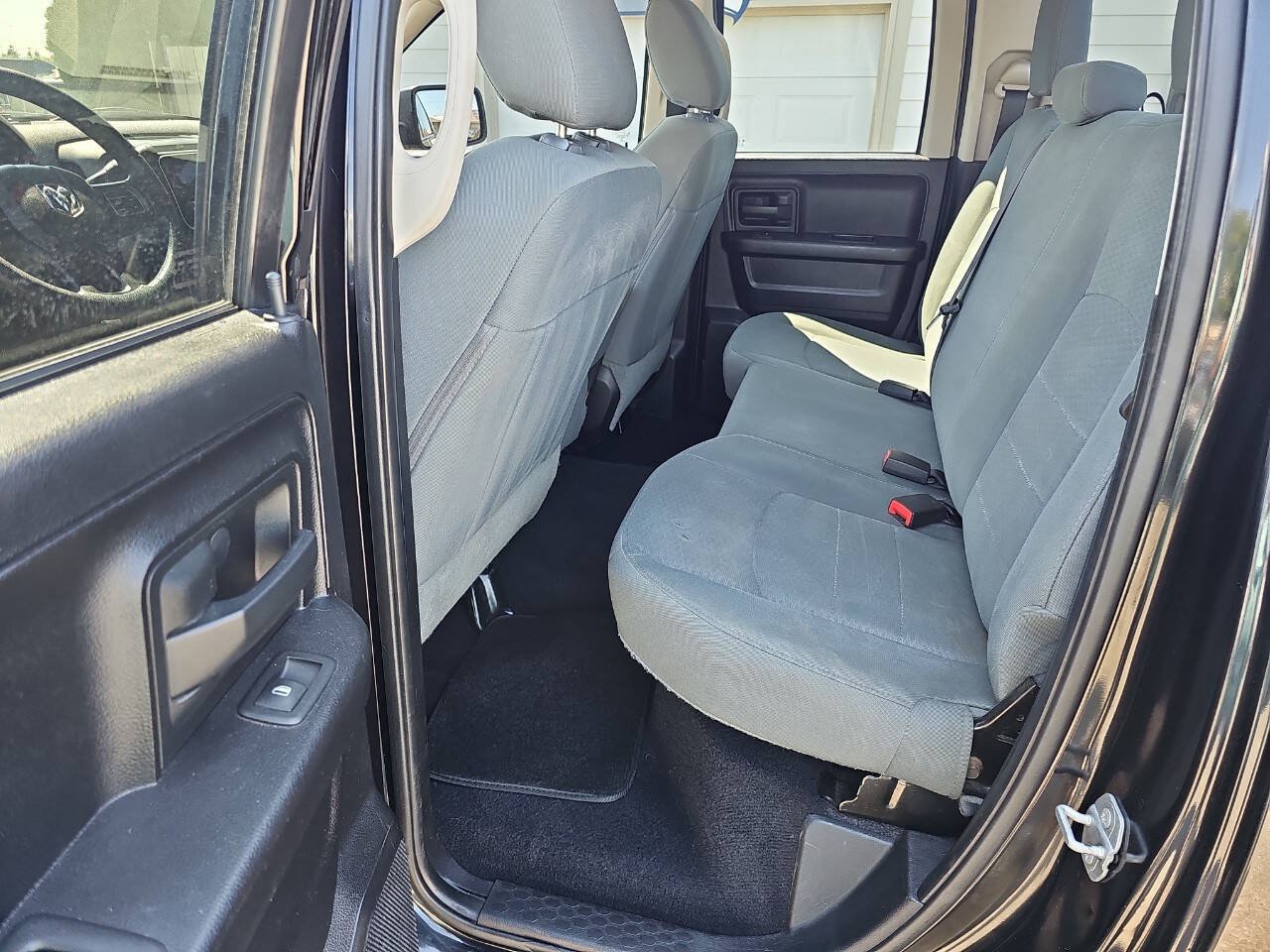 Used 2015 RAM 1500 ST w/ SXT Appearance Group AWD/4WD image 9