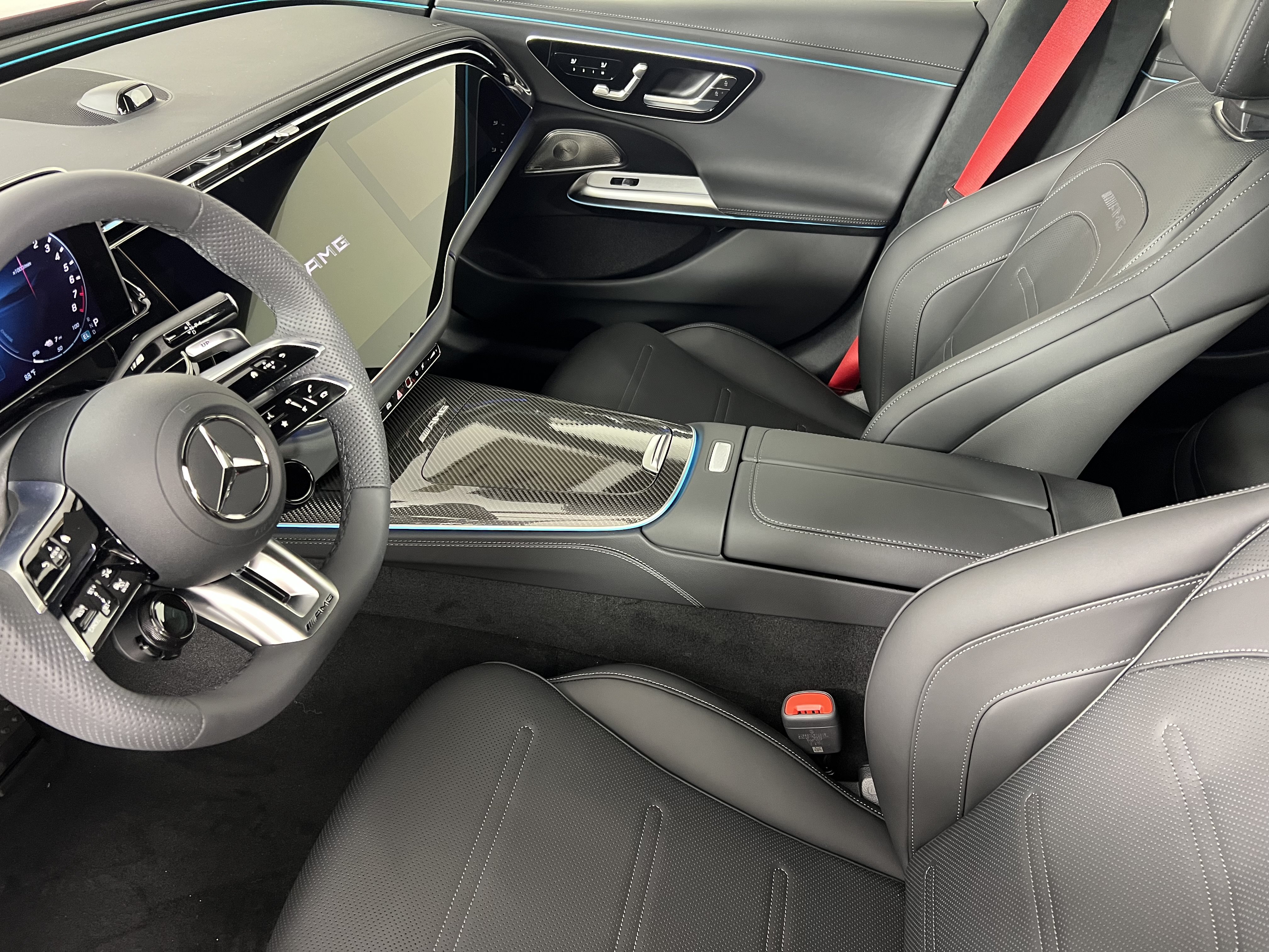 New 2026 Mercedes-Benz E 53 AMG e 4MATIC Sedan image 4