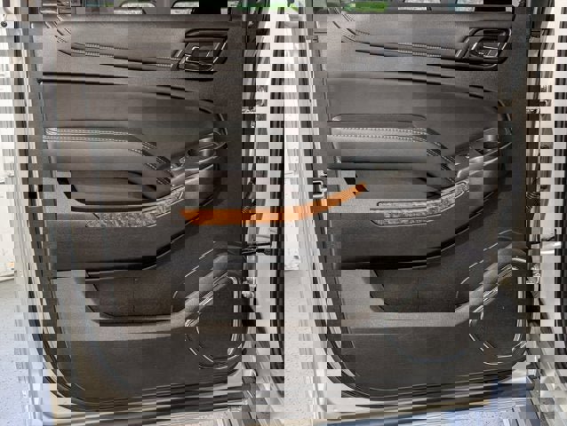 Used 2017 Chevrolet Suburban Premier image 19