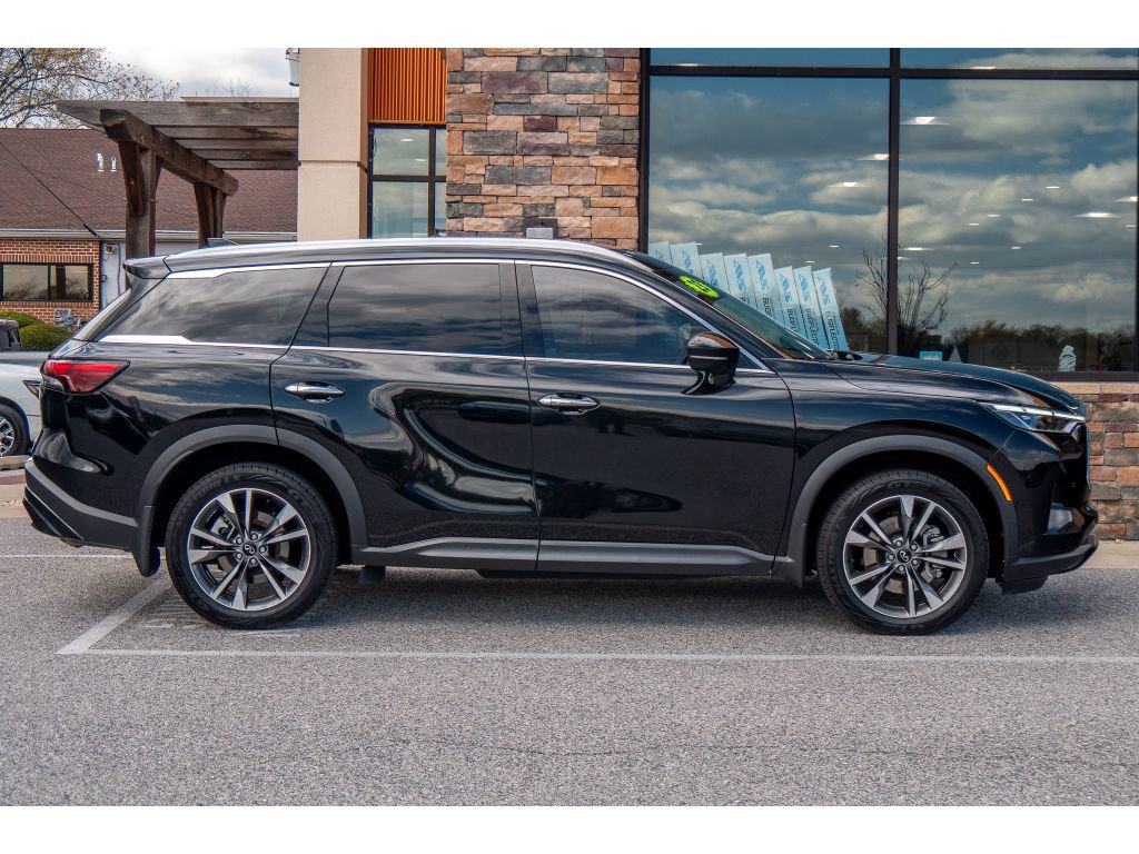 Used 2023 INFINITI QX60 Luxe w/ Cargo Package image 2
