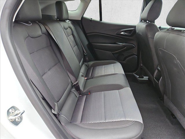 Used 2025 Chevrolet Trax LT w/ LT Convenience Package FWD image 25