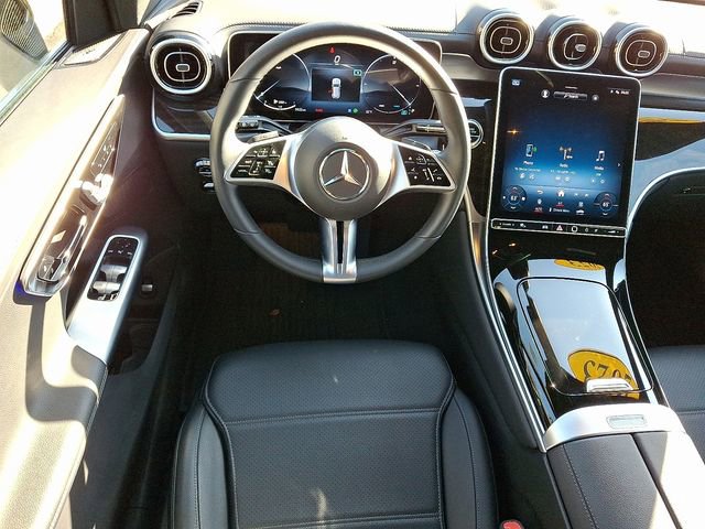 Used 2023 Mercedes-Benz GLC 300 4MATIC image 11