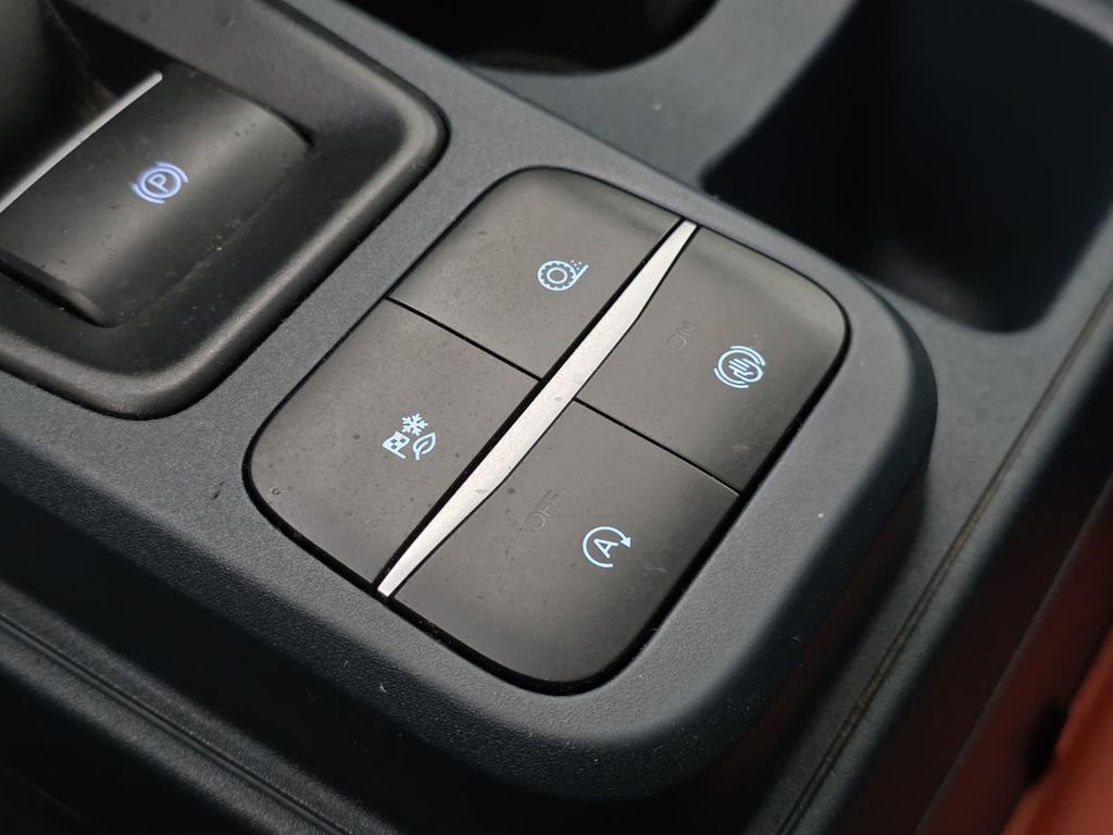 Used 2022 Ford Maverick XLT image 22