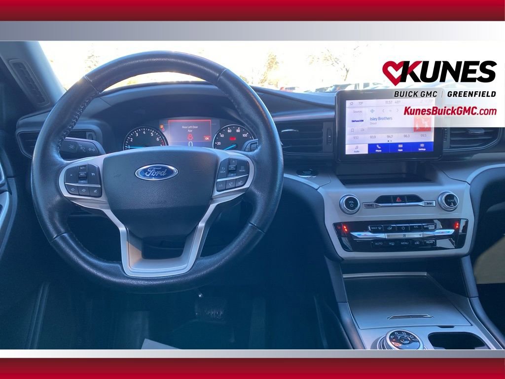 Used 2023 Ford Explorer XLT image 34