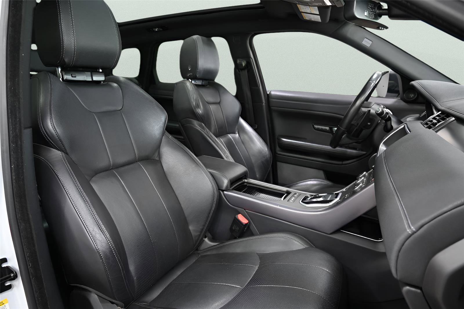 Used 2019 Land Rover Range Rover Evoque SE Premium AWD/4WD image 22