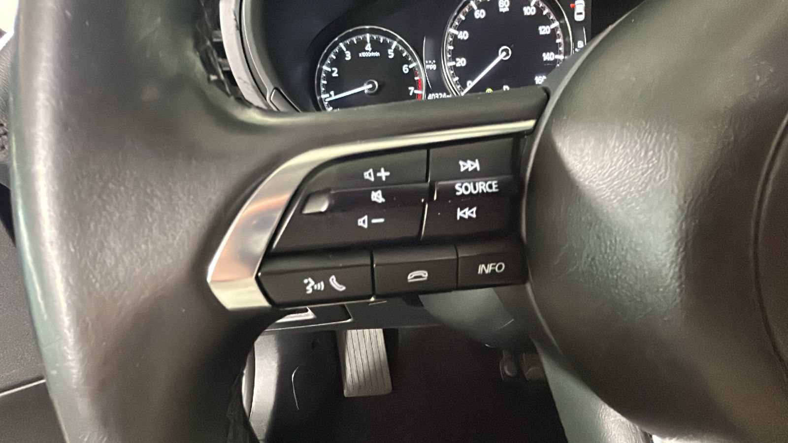 Used 2024 MAZDA MAZDA3 s FWD image 19