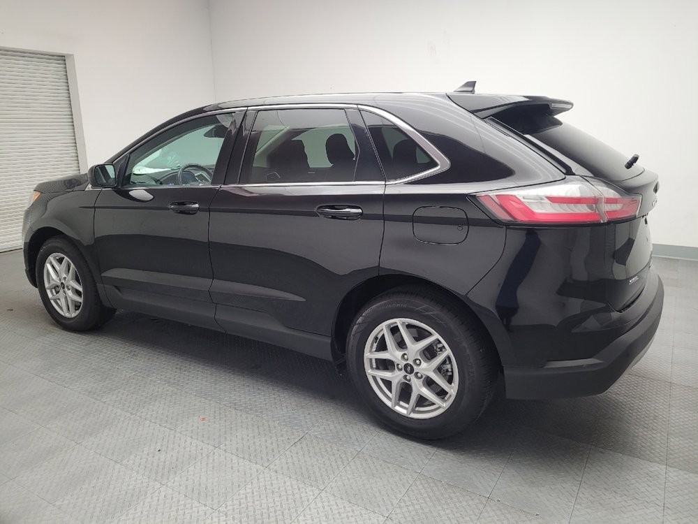 Used 2024 Ford Edge SEL image 3