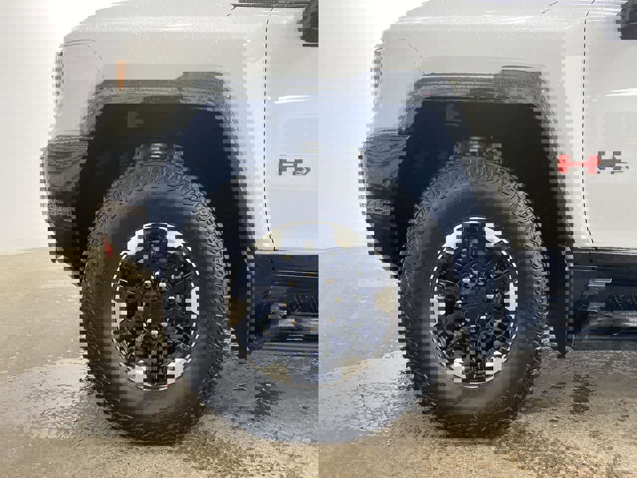 Used 2024 GMC Hummer EV 2X w/ Extreme Off-Road Package image 11