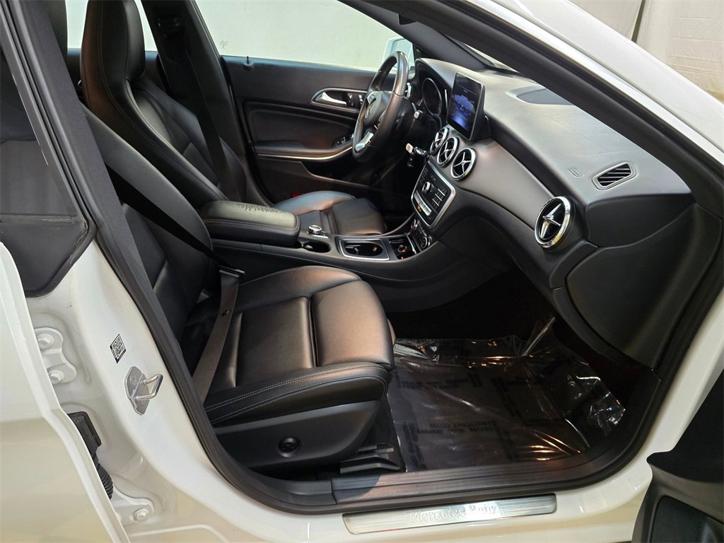 Used 2018 Mercedes-Benz CLA 250 image 11
