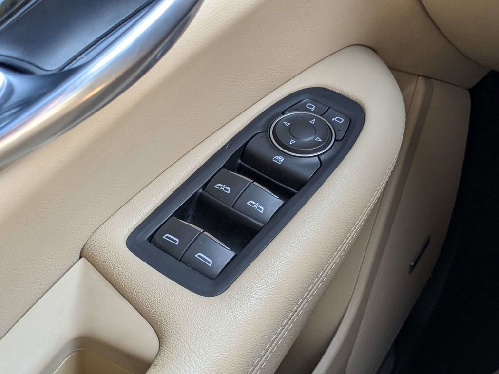 Used 2018 Cadillac XT5 FWD image 21