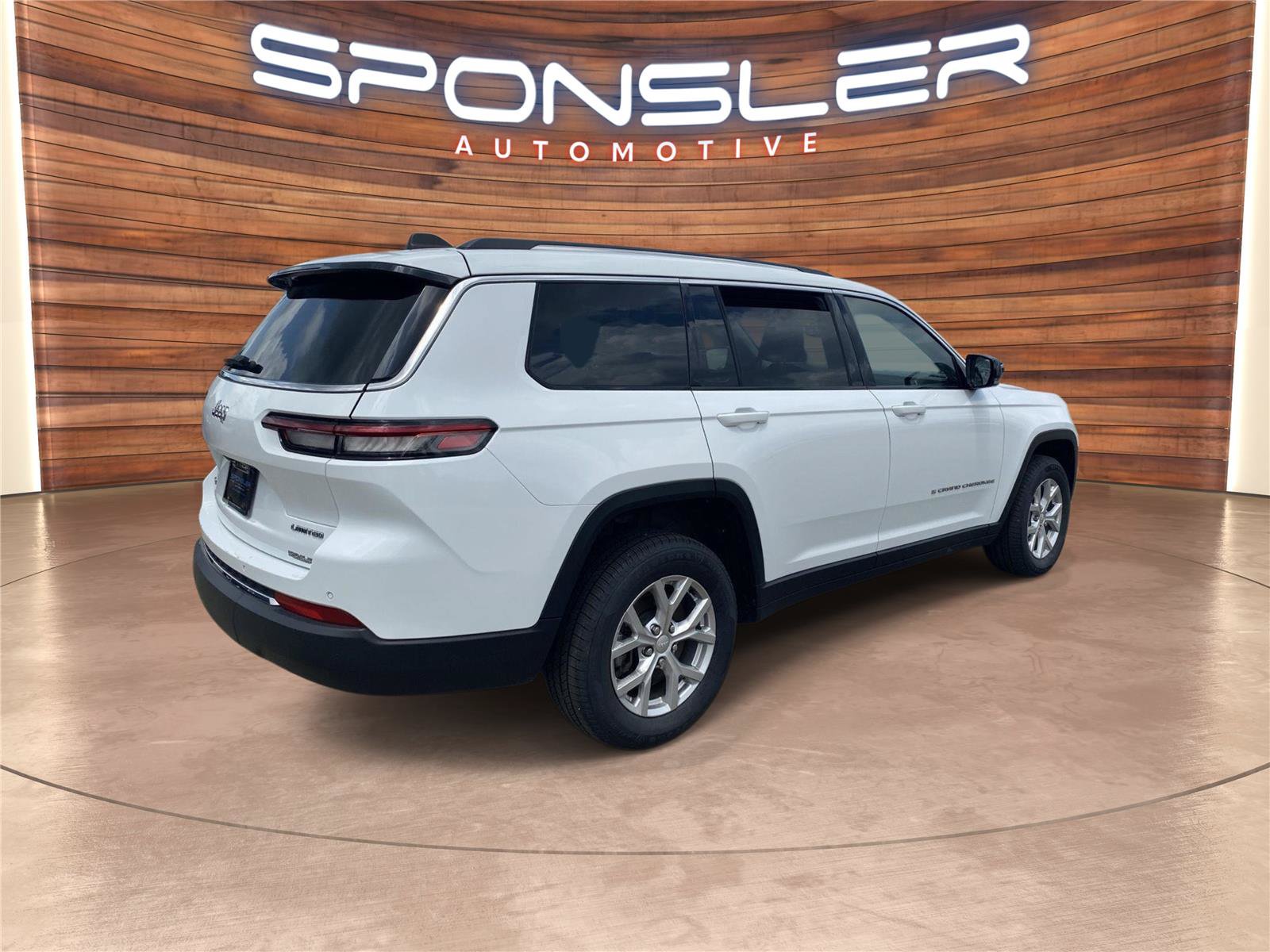 Used 2023 Jeep Grand Cherokee L Limited AWD/4WD image 7