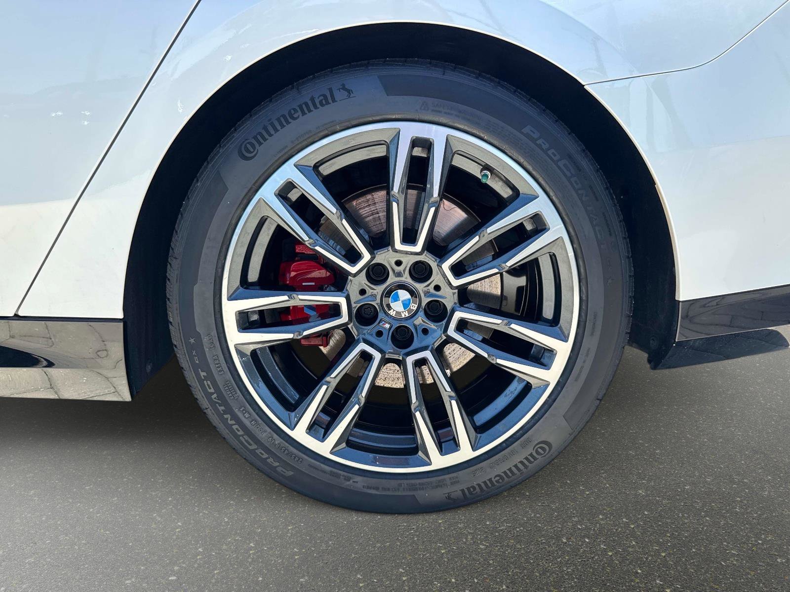 Used 2024 BMW 540i xDrive w/ Premium Package AWD/4WD image 10