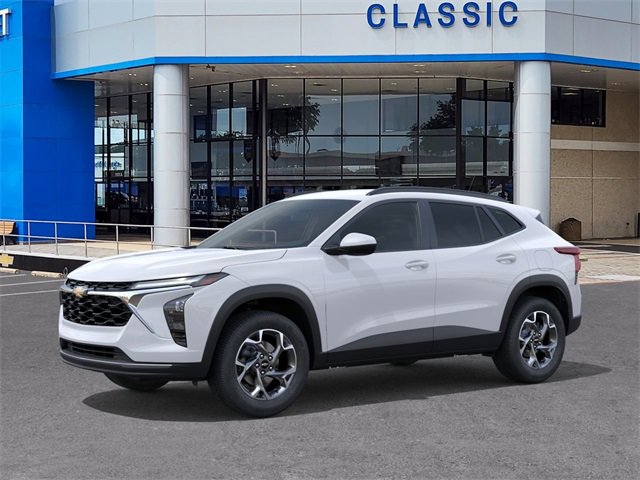 New 2026 Chevrolet Trax LT w/ Driver Confidence Package FWD image 2