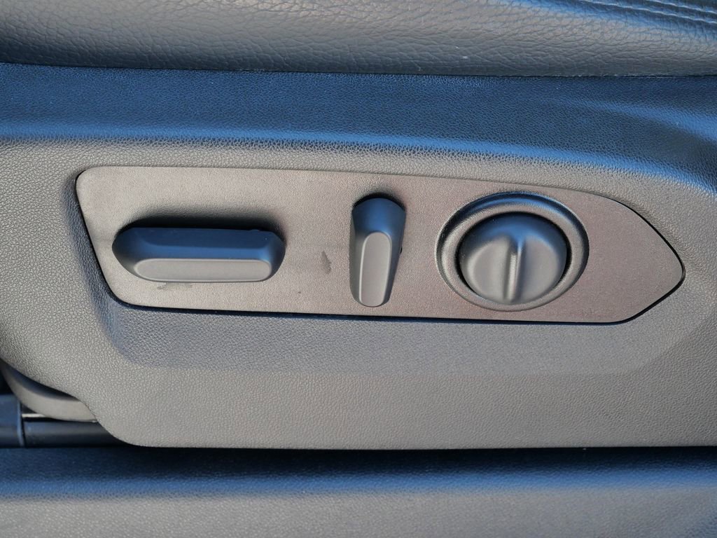 Used 2022 GMC Sierra 3500 Denali w/ Denali Ultimate Package image 17