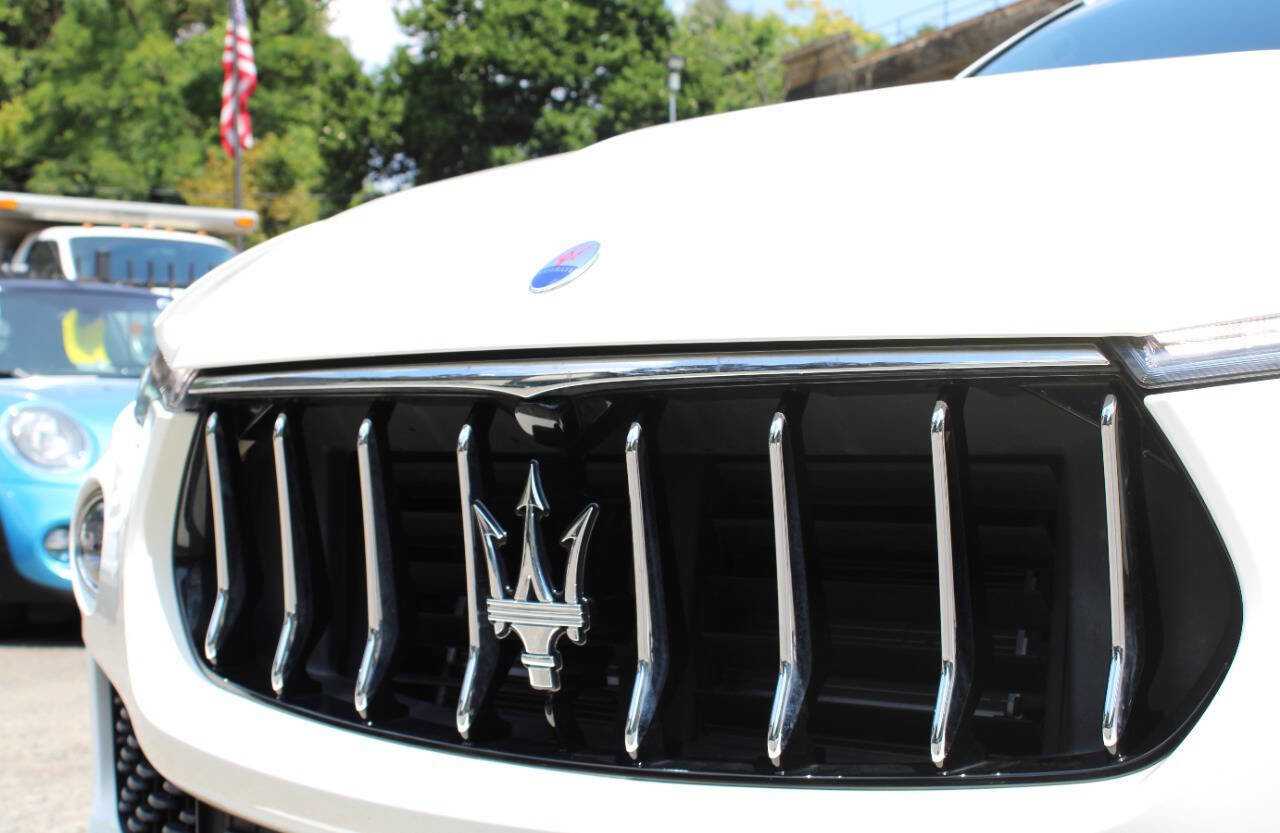 Used 2020 Maserati Levante image 9