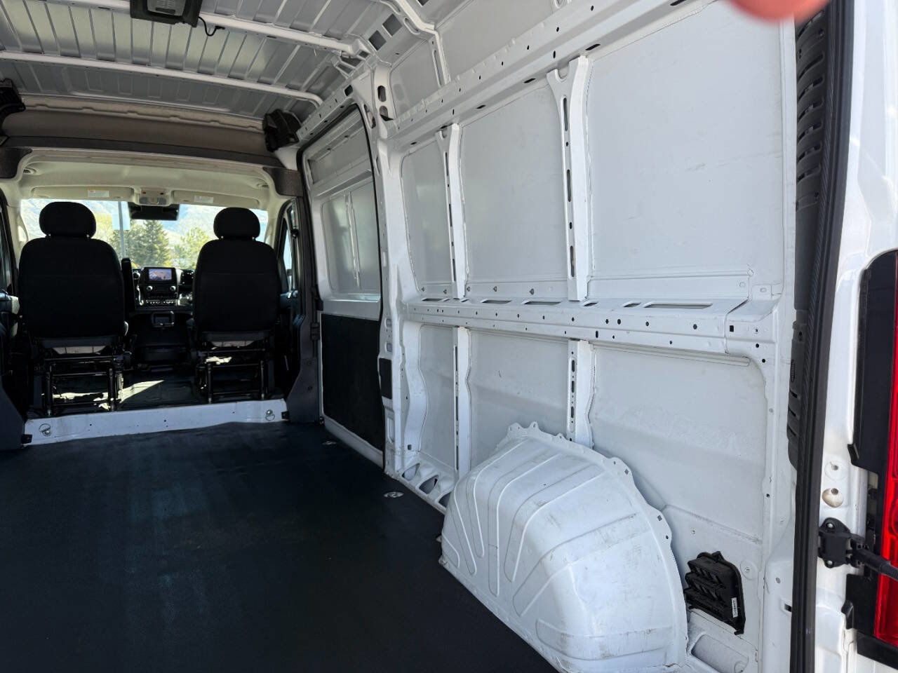 Used 2024 RAM ProMaster 2500 w/ Convenience Group FWD image 21