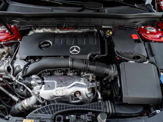 Used 2021 Mercedes-Benz GLB 250 4MATIC image 46