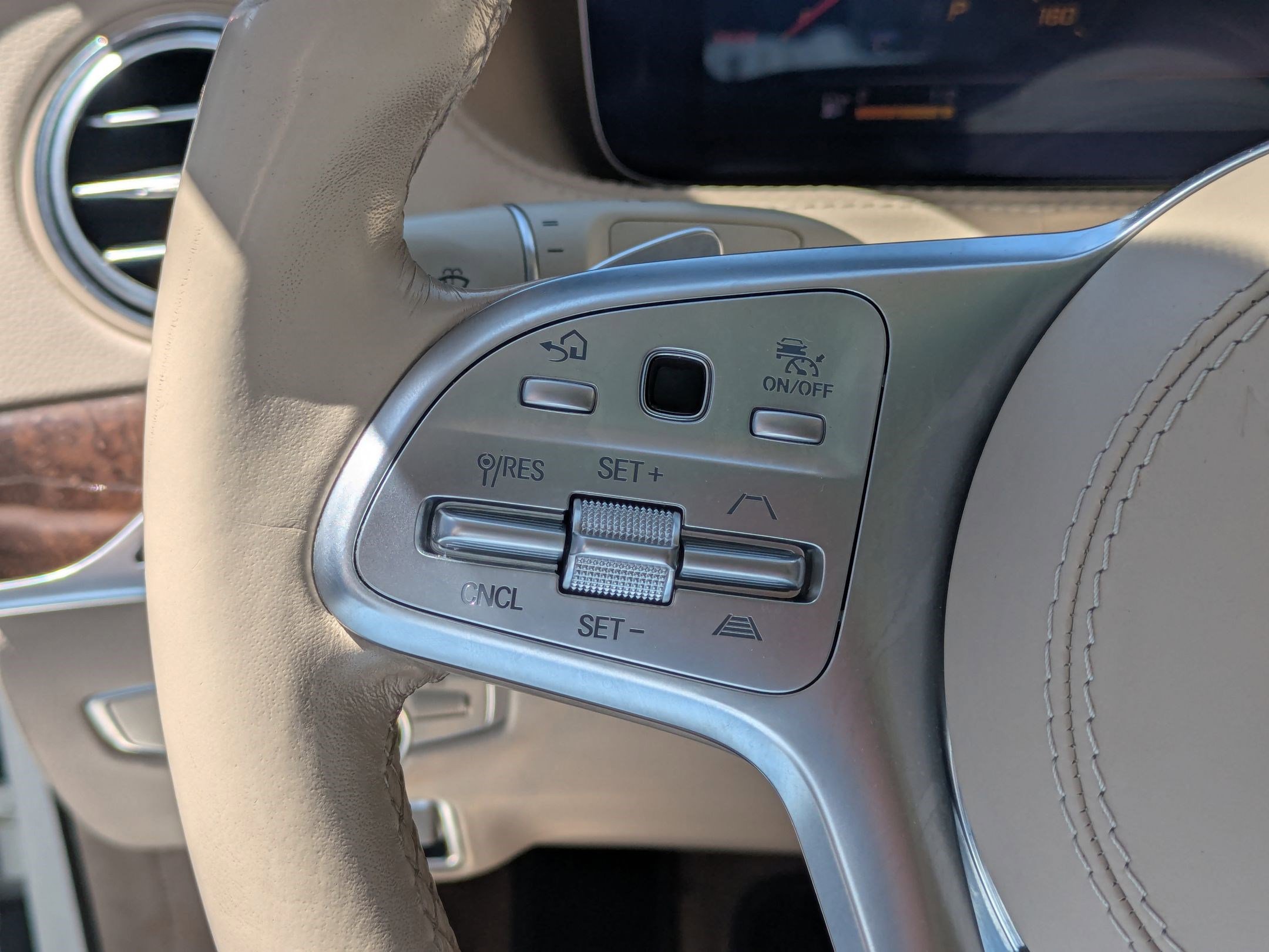 Used 2019 Mercedes-Benz S 560 4MATIC Sedan image 18