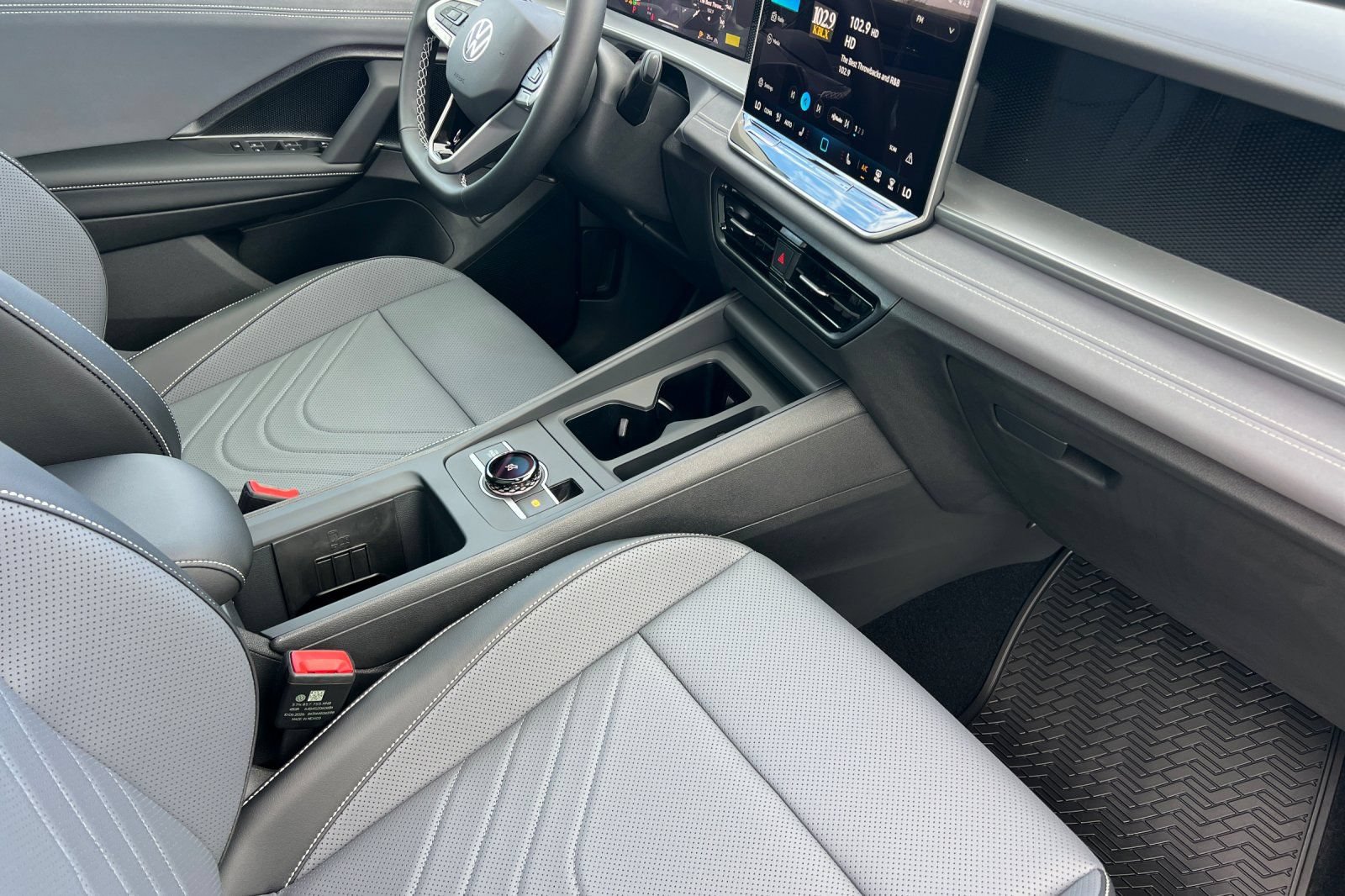 New 2026 Volkswagen Tiguan SE AWD/4WD image 16