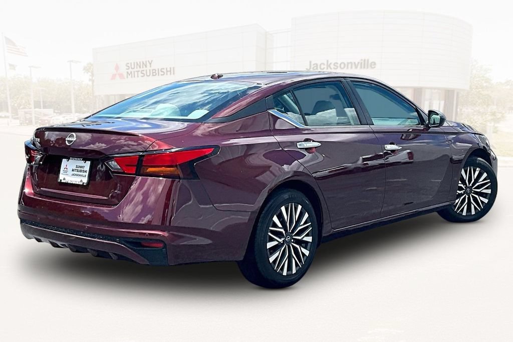 Used 2025 Nissan Altima 2.5 SV FWD image 6