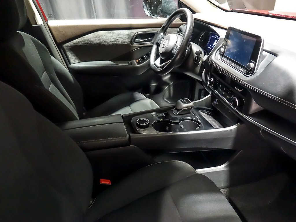 Used 2023 Nissan Rogue S image 30