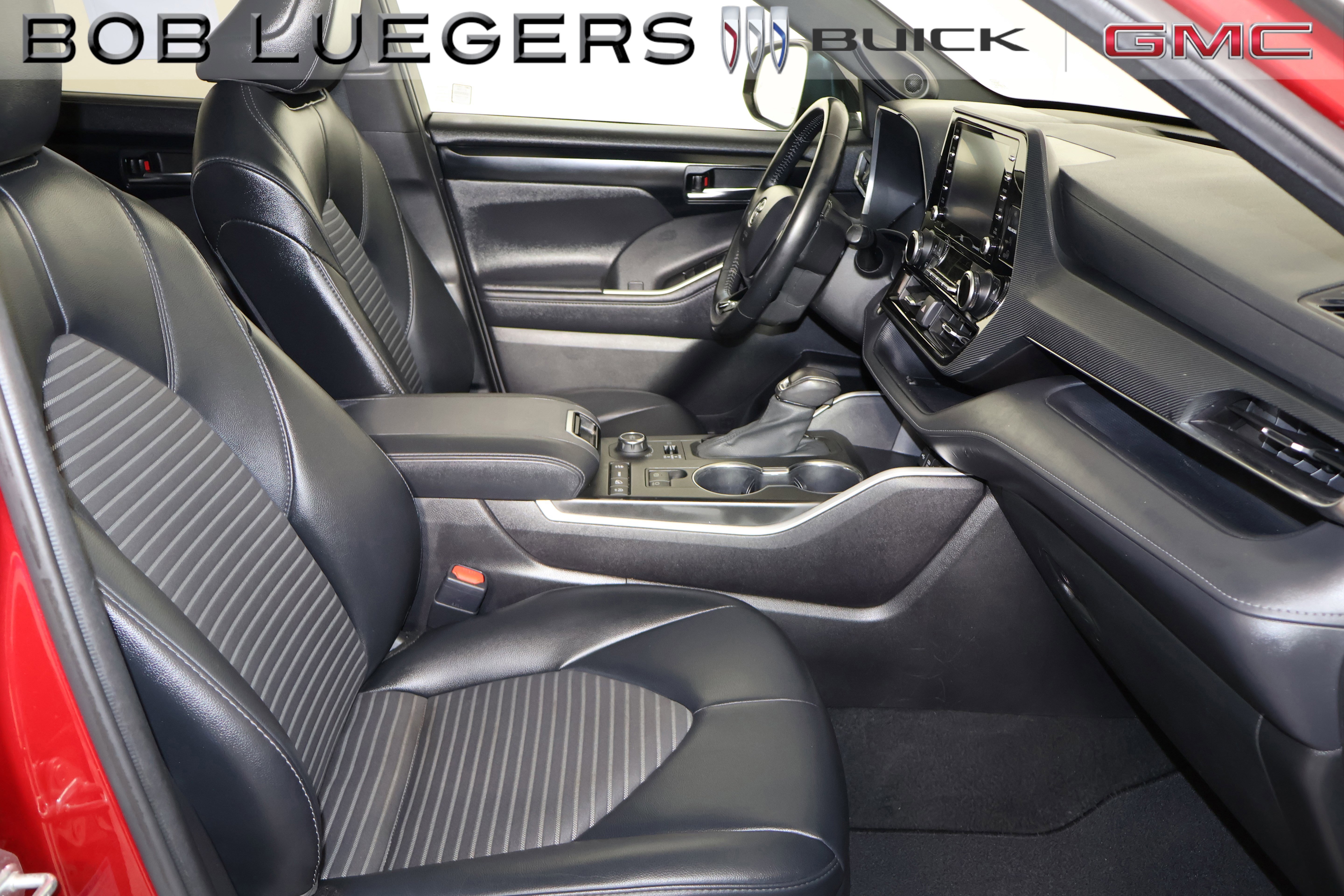 Used 2021 Toyota Highlander XSE AWD/4WD image 19