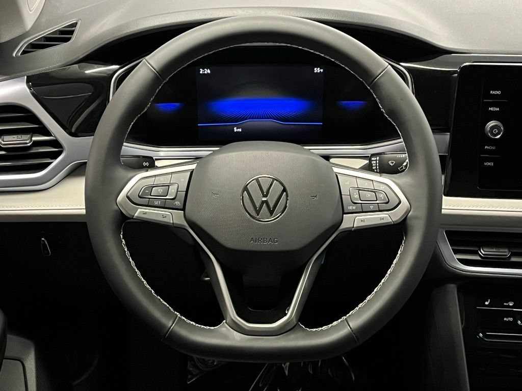 New 2026 Volkswagen Taos SE AWD/4WD image 9