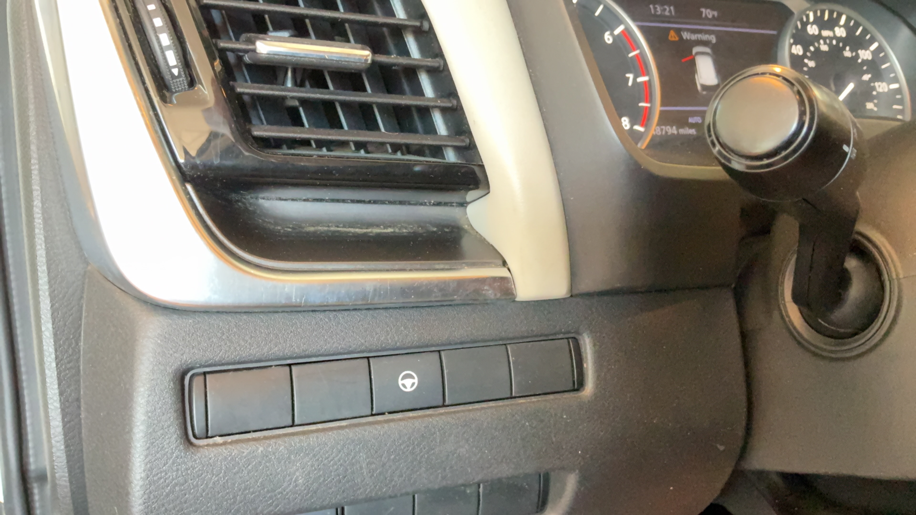 Used 2021 Nissan Rogue SV AWD/4WD image 16